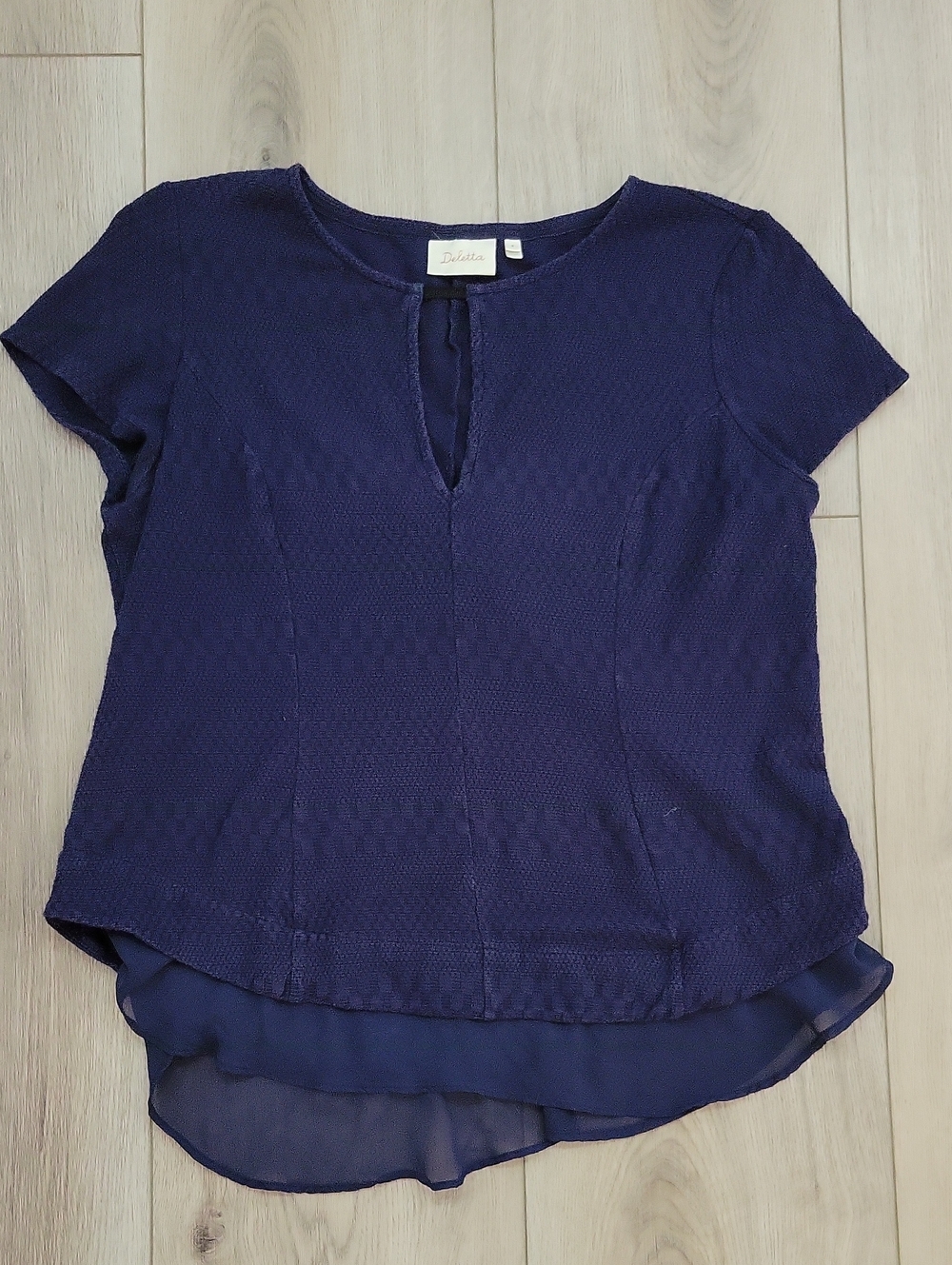Deletta Navy Textured Short-Sleeve Blouse with Chiffon Hem